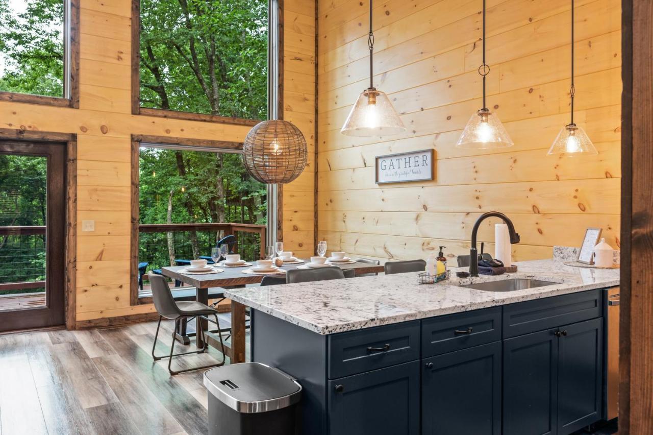 New Cozy Mountain Cabin Hot Tub Near Downtown Gatlinburg Eksteriør billede