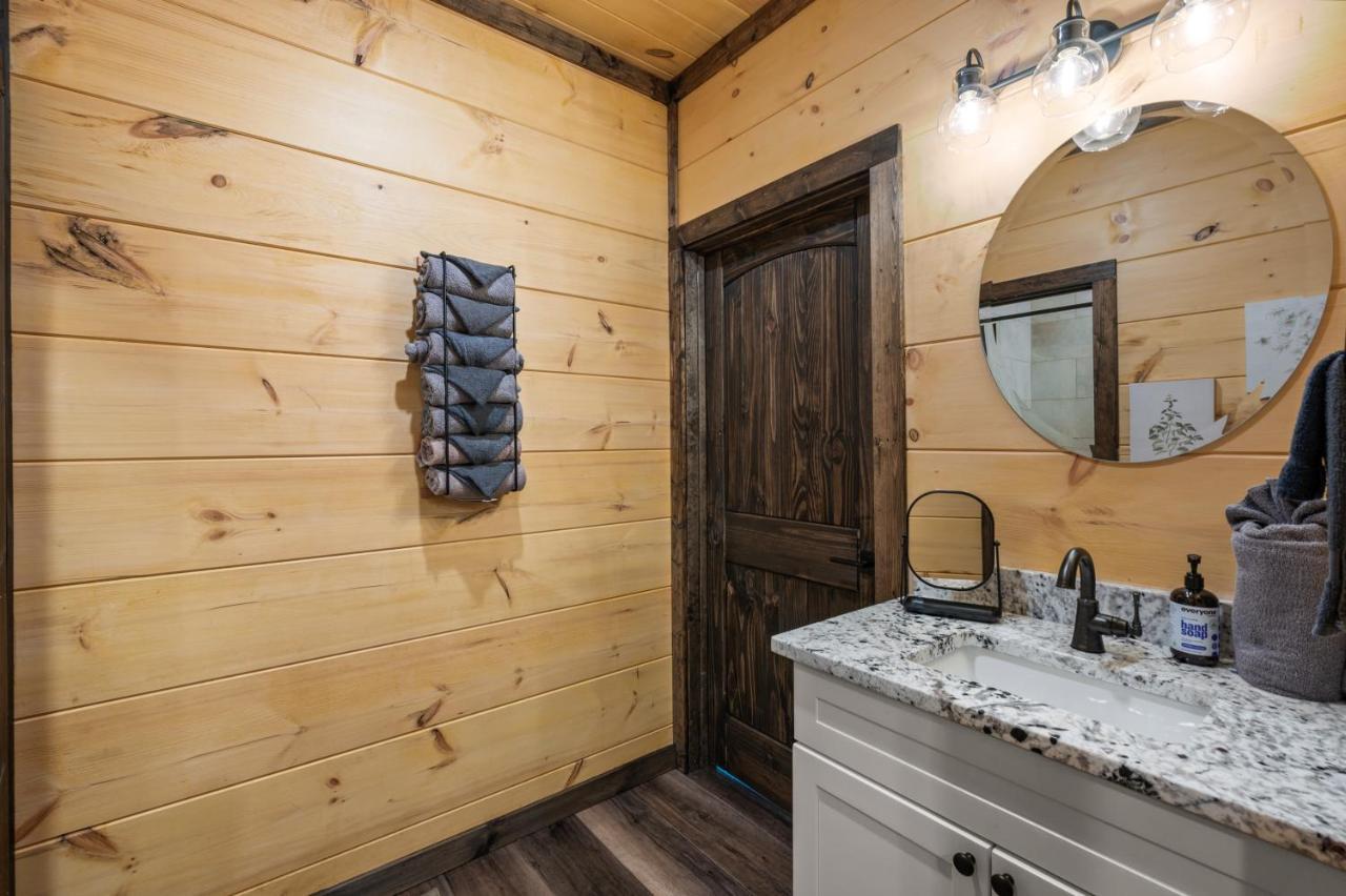 New Cozy Mountain Cabin Hot Tub Near Downtown Gatlinburg Eksteriør billede
